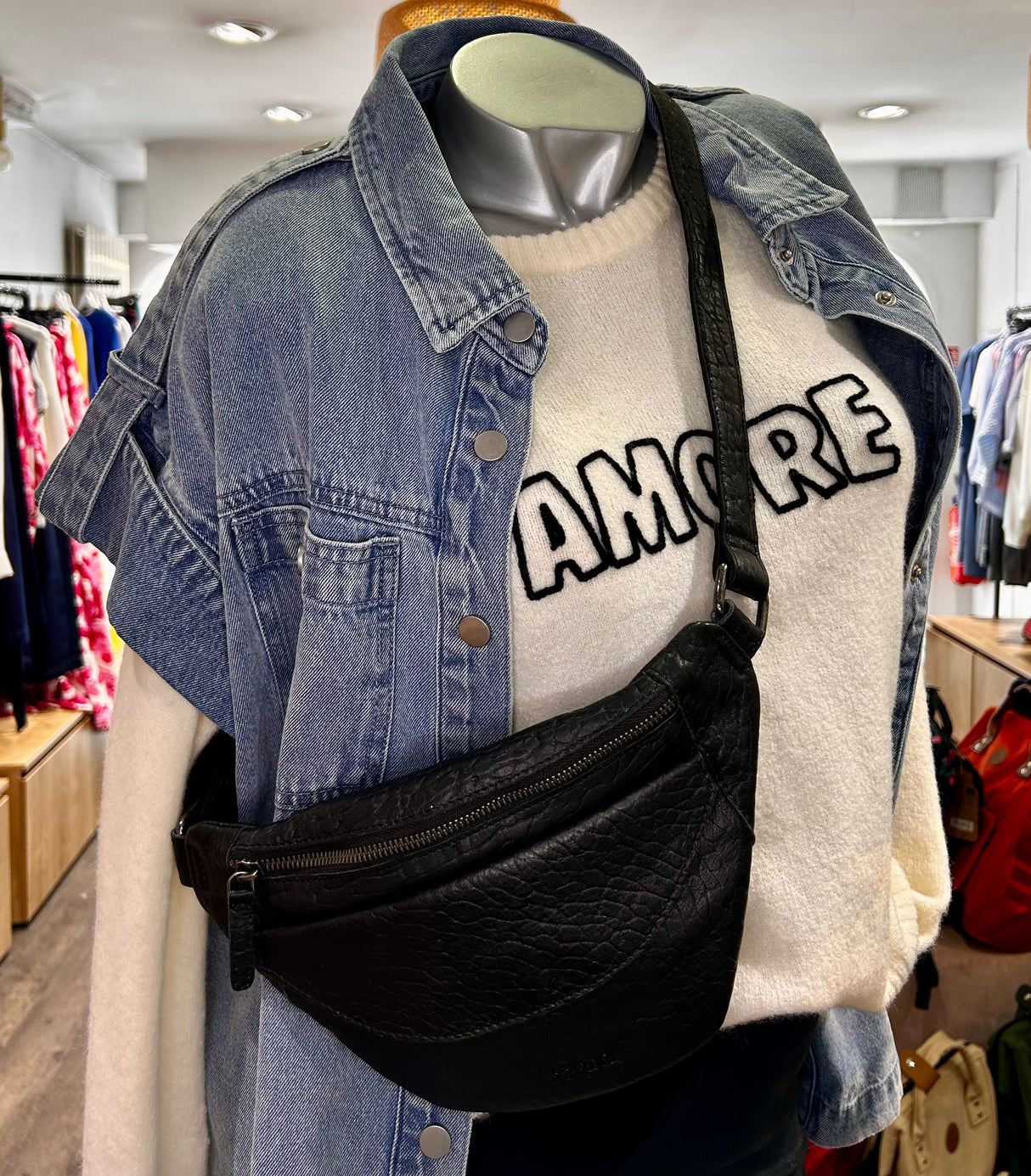 Banane Joan Cuir Grainé - Léa Toni