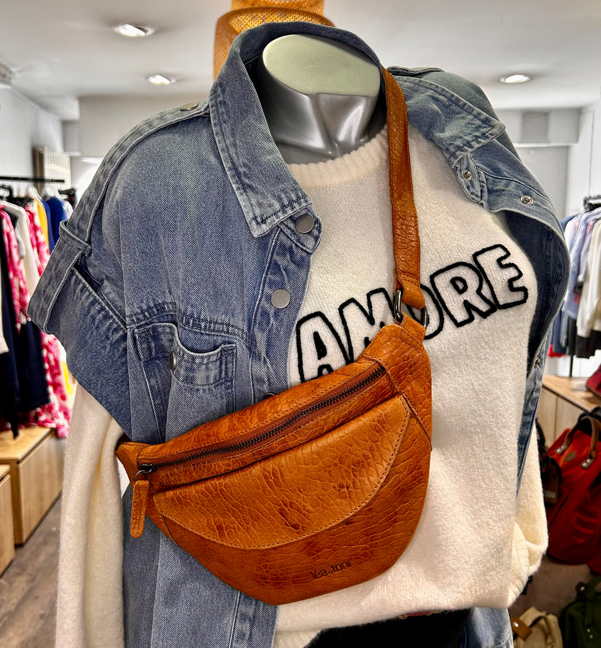 Banane Joan Cuir Grainé - Léa Toni